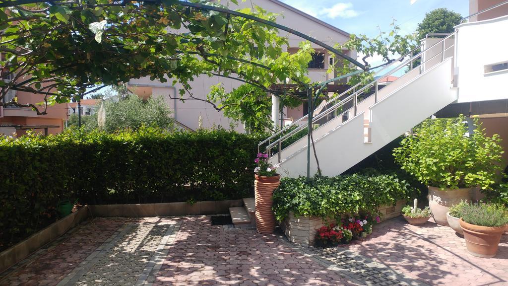 Antisin Apartment